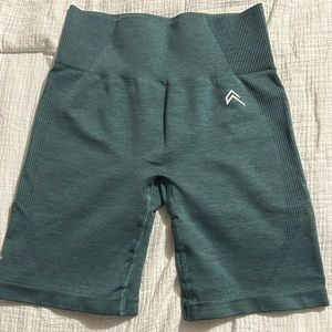 CLASSIC SEAMLESS ONER ACTIVE biker shorts.